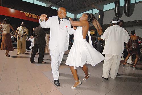 Curtis Parker and Cassandra Harris-Jennings in the museum atrium in KC 2-Step competition 9 August 2008