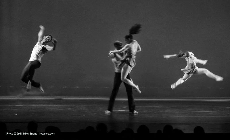 Born to Run (Bruce Springsteen) choreo by the company - Jerome Stigler, Ed Franklin, Purcell Turner, Jessica Higgins - photo by Mike Strong - kcdance.com
